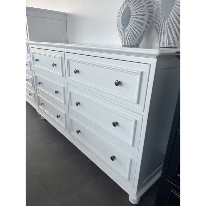 Beata-6-Chest-of-Drawers-in-White-Finish-2